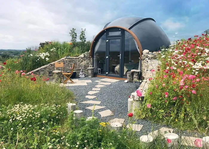 Hilltop Hideaway - Secluded Pod With Private Hot Tub
